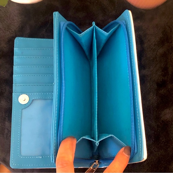 Ashley M Artist - Teo Zirini design wallet - Picture 4 of 5